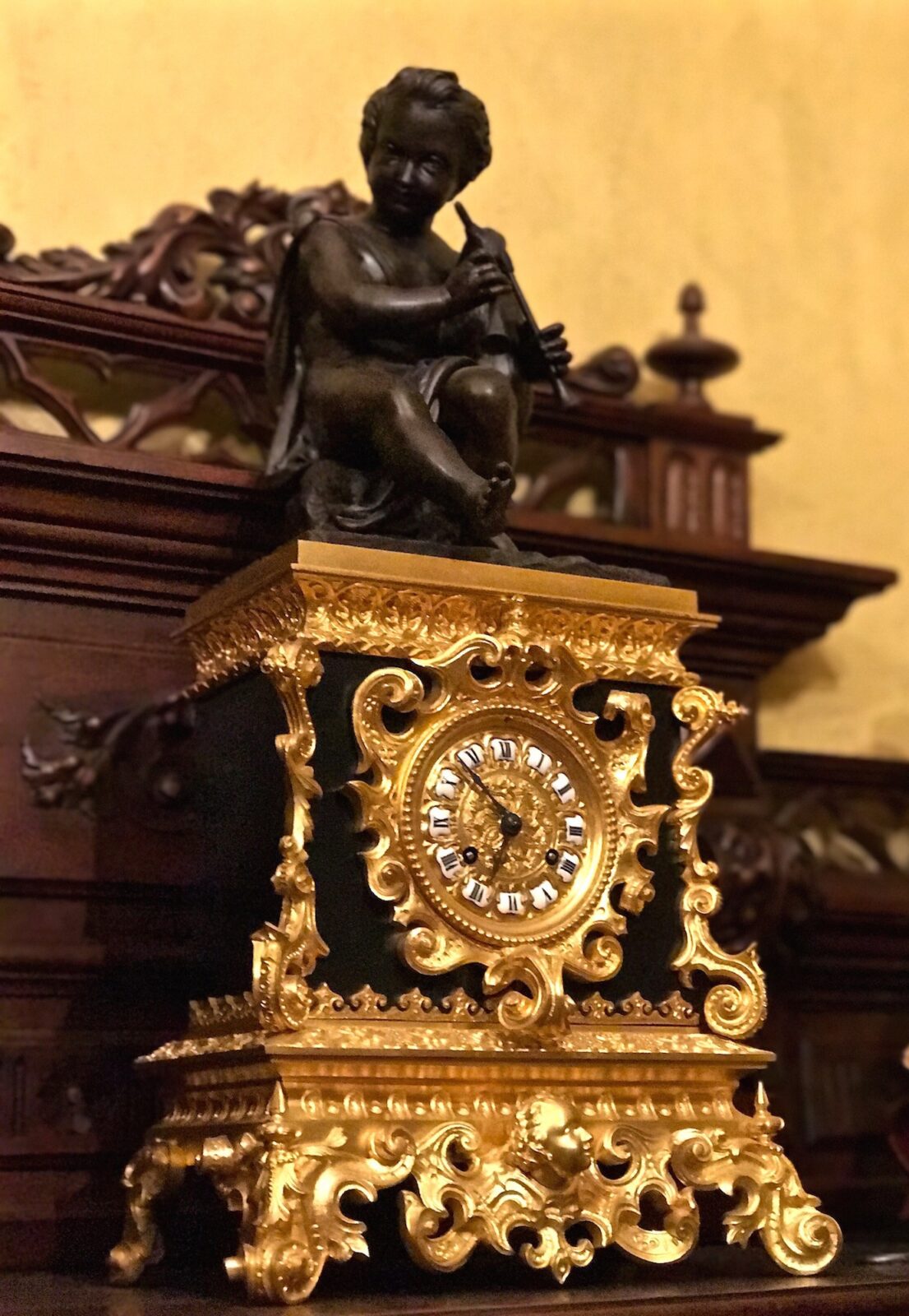  Ремонт старинных часов в Москве